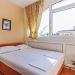 Apartament Mare *