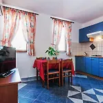Apartament Mare *