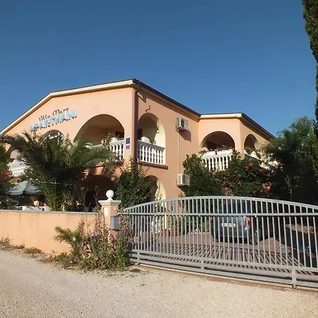Mare Apartment Vir