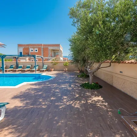 Mare Апартаменты *